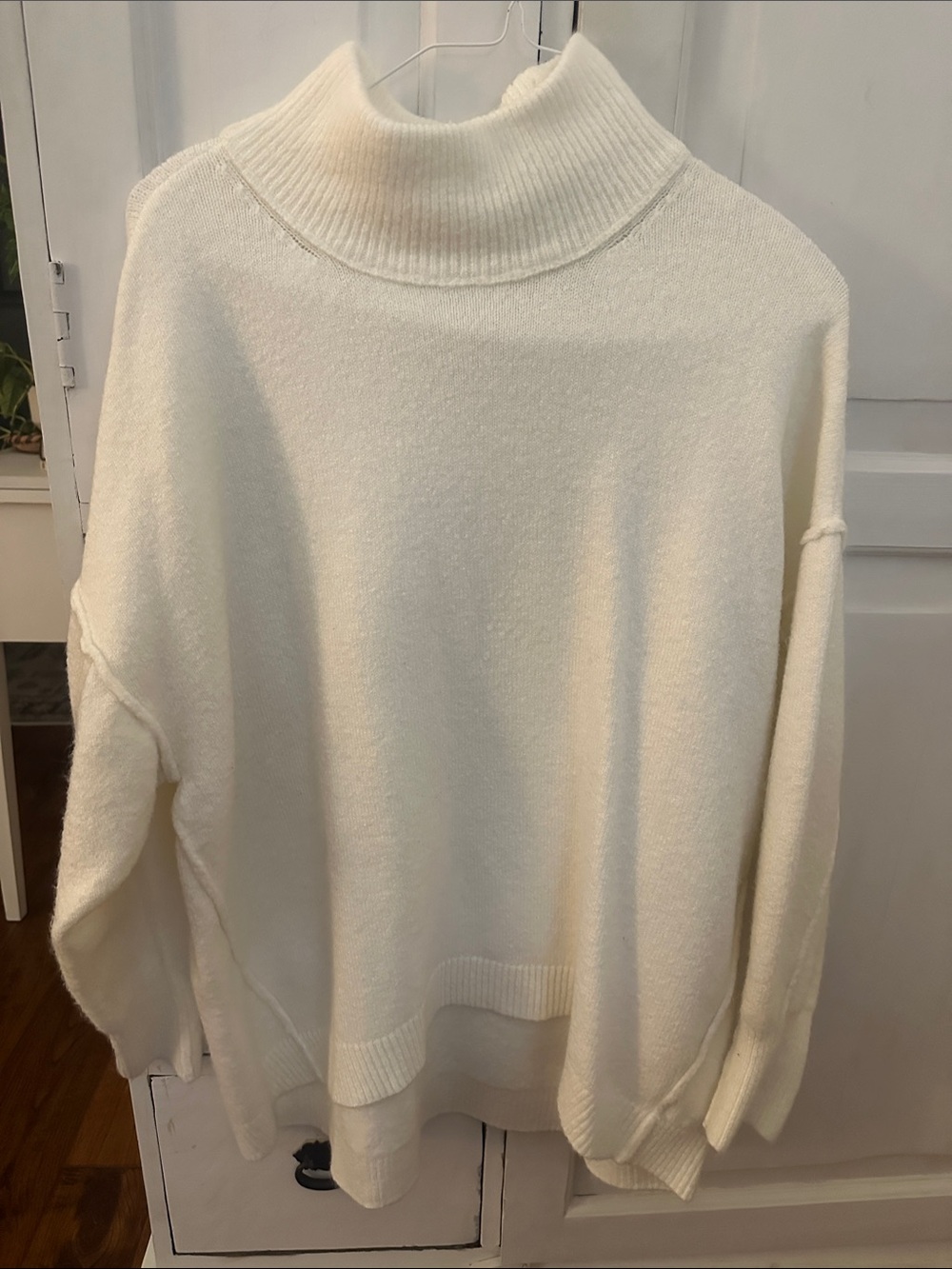 Crown and Ivy Women's Cream mock Turtleneck Sweater size large